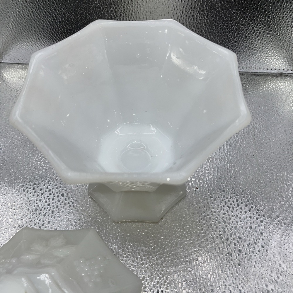 Vintage Anchor Hocking Fire King Milk Glass Candy Dish with Lid Grape Design - Picture 9 of 14